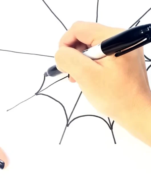 Spider web drawing step 3: draw the first ring of curves